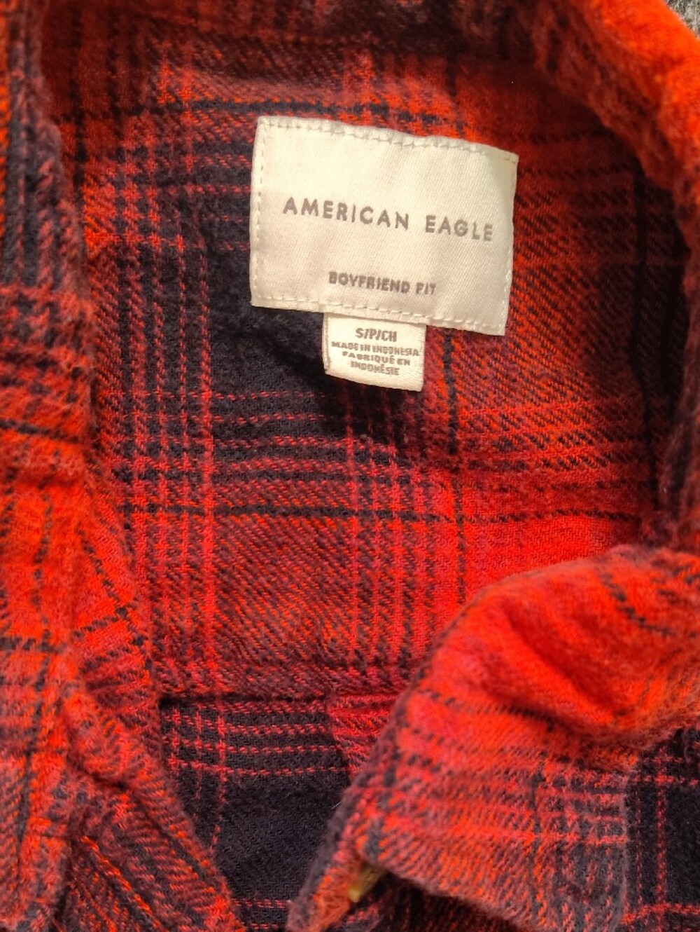 American Eagle Outfitters Red and Black Plaid Button-Down Shirt - Picture 2 of 3